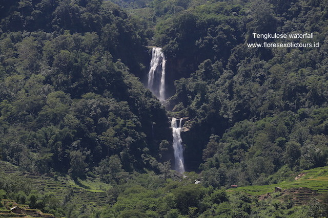Tengkulese waterfall