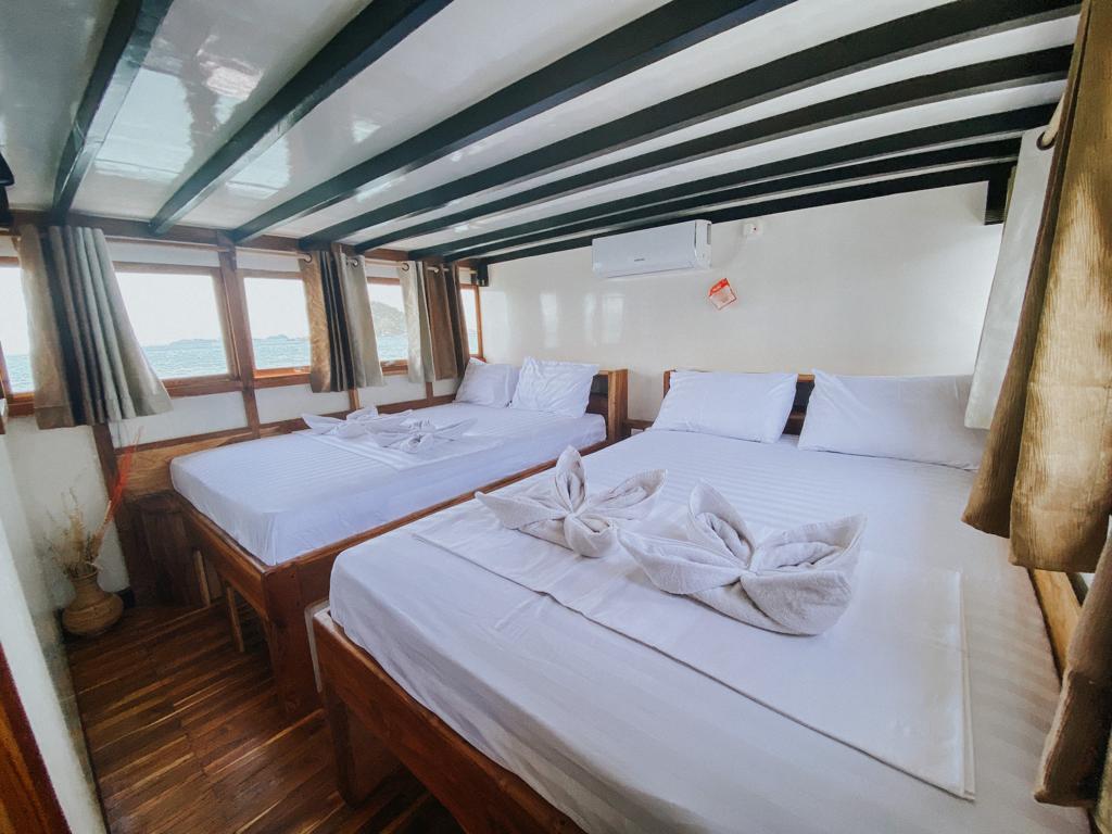 MV AMELIA - CABIN TRIPPLE BED
